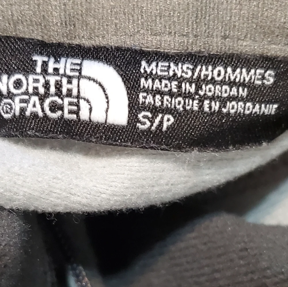 The North Face Light Gray and Dark Gray Half-Zip Pullover. Sz S